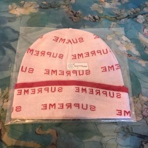 Supreme logo repeat beanie ss20